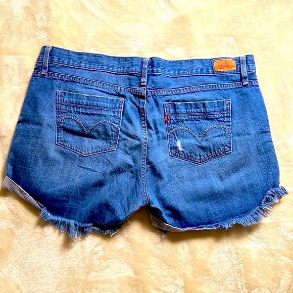 Levi's Pants - LEVI’S 🏝️ COTTON DESTROYED RIPPED DENIM FRINGED JEAN SHORTS Women’s 17/18 W40